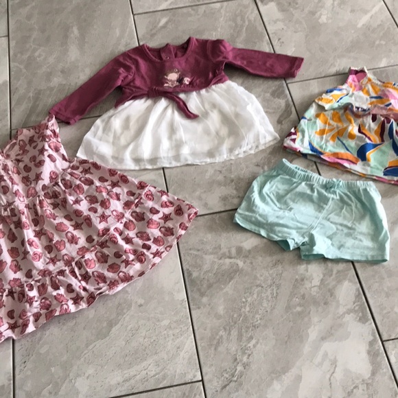 BABY GIRLS - Dress and  other / Bundle of four pieces | 9 Months - Picture 1 of 4